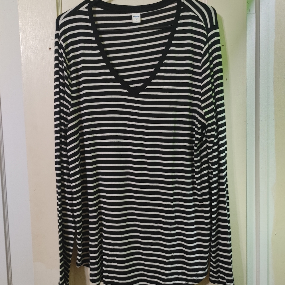 Old Navy Luxe Long Sleeve V-neck